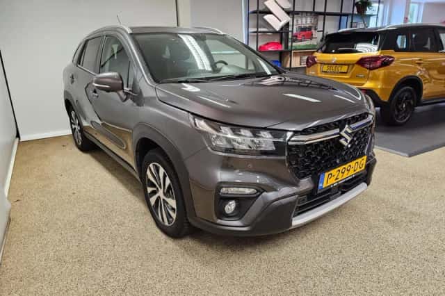 Suzuki S-Cross (2022) thumbnail 3