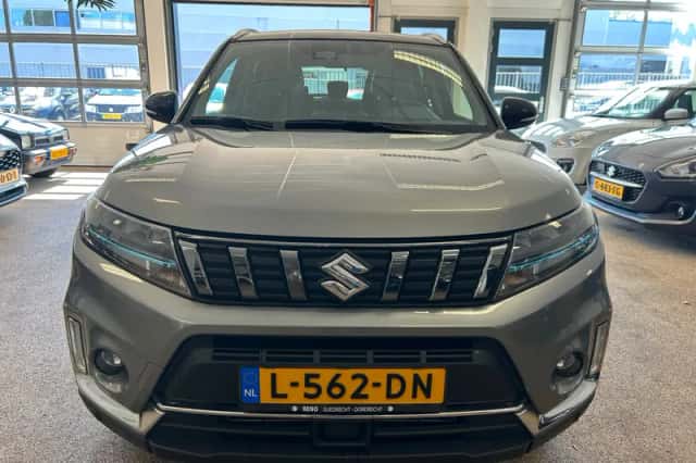 Suzuki Vitara (2021) thumbnail 2