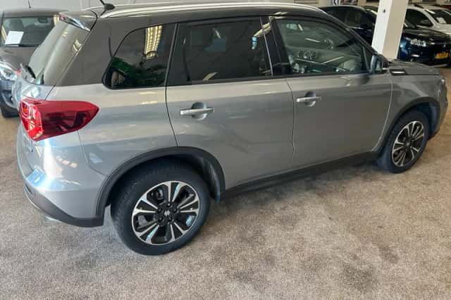 Suzuki Vitara (2021) thumbnail 4