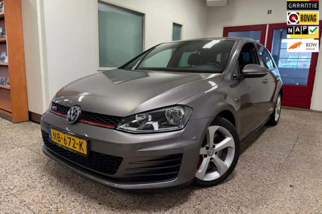 Volkswagen Golf (2017) thumbnail 1