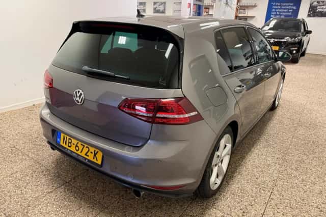 Volkswagen Golf (2017) thumbnail 6