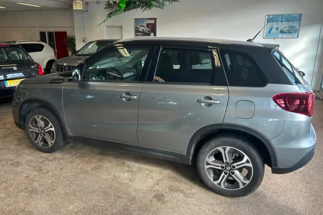 Suzuki Vitara (2024) thumbnail 4