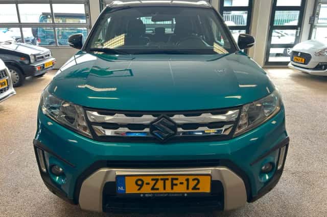 Suzuki Vitara (2015) thumbnail 2