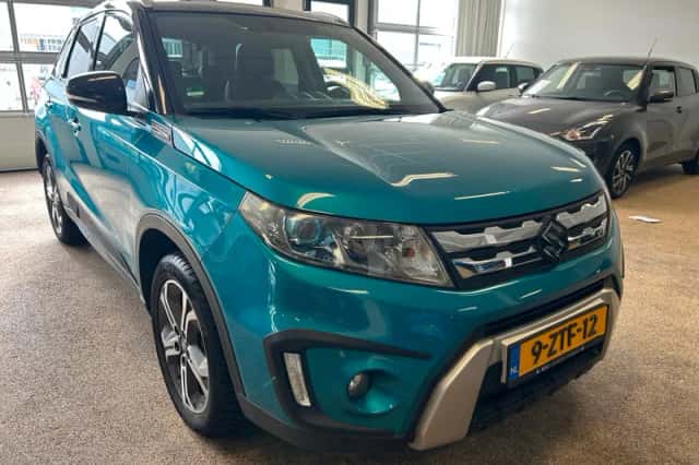 Suzuki Vitara (2015) thumbnail 3