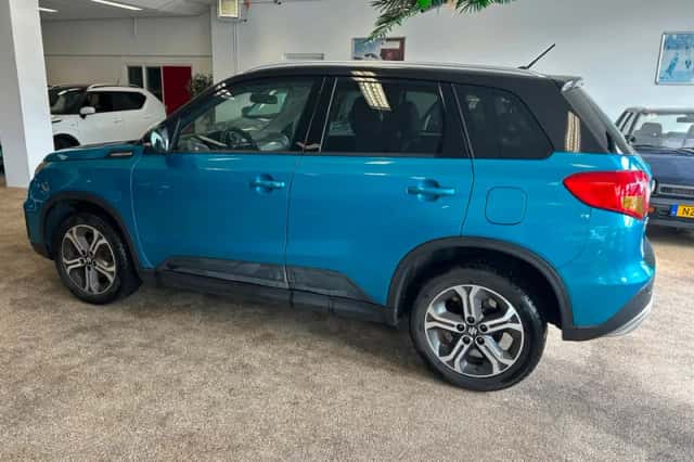 Suzuki Vitara (2015) thumbnail 4