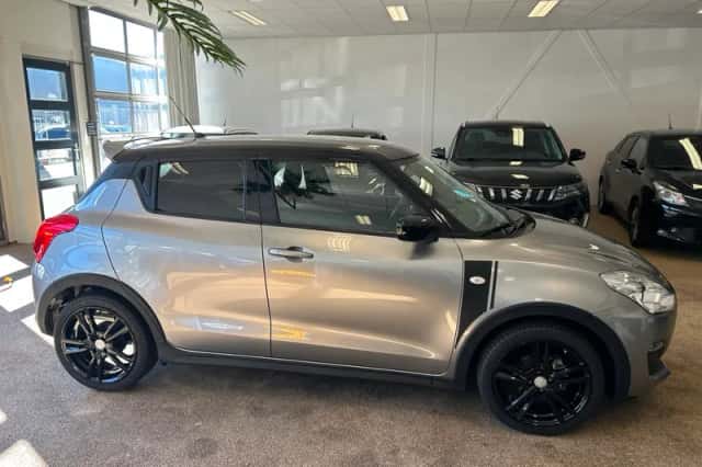 Suzuki Swift (2020) thumbnail 3