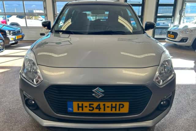 Suzuki Swift (2020) thumbnail 4