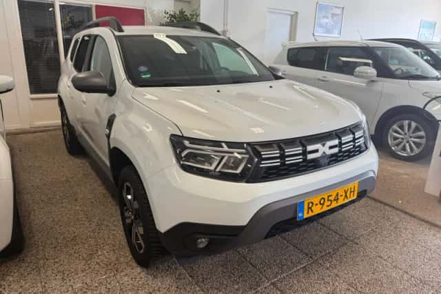 Dacia Duster (2022) thumbnail 3
