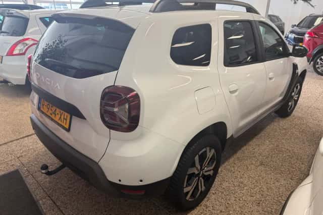 Dacia Duster (2022) thumbnail 4
