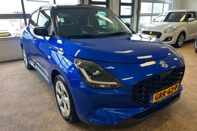 Suzuki Swift (2024) thumbnail 3