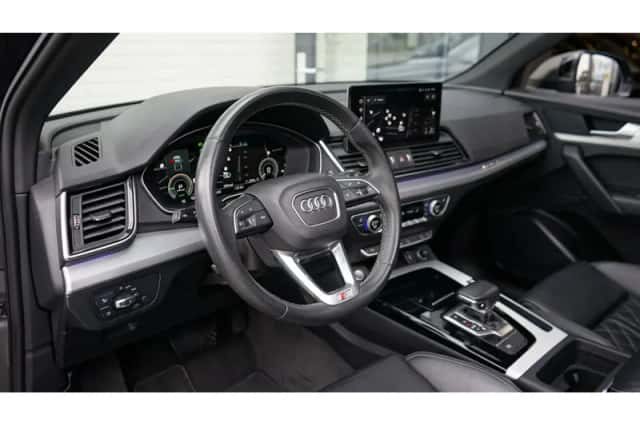 Audi Q5 (2021) thumbnail 2