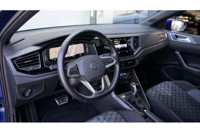 Volkswagen Polo (2023) thumbnail 2