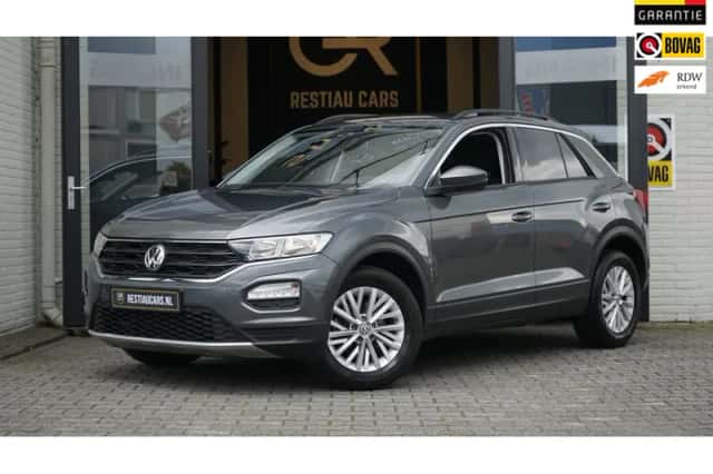 Volkswagen T-Roc (2018) thumbnail 1