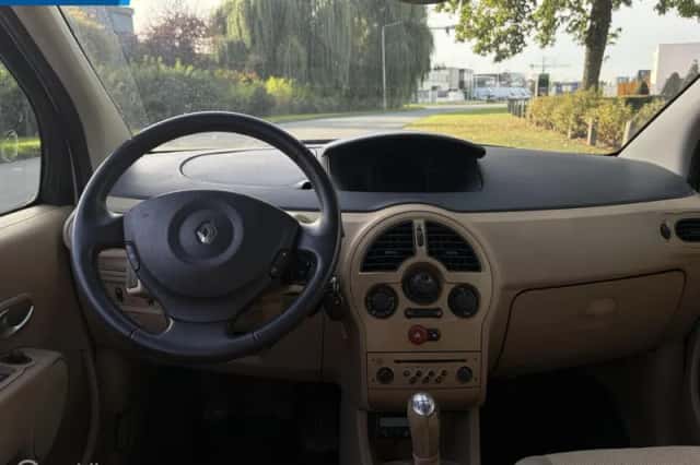Renault Modus (2005) thumbnail 4