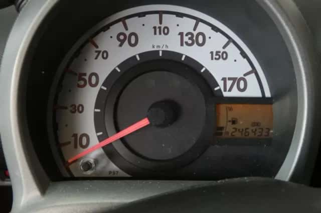 Peugeot 107 (2010) thumbnail 4