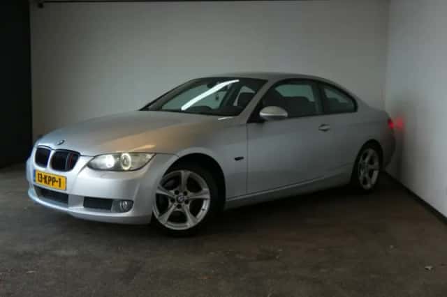 BMW 3-Serie (2010) thumbnail 1