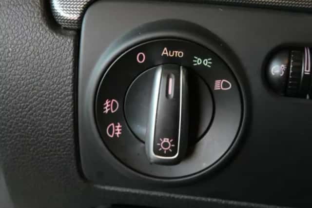 Volkswagen Golf (2011) thumbnail 5