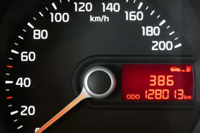 Kia Picanto (2014) thumbnail 4