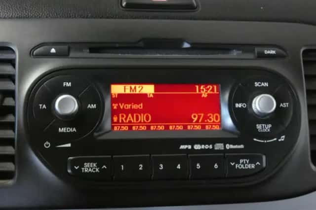 Kia Picanto (2014) thumbnail 5