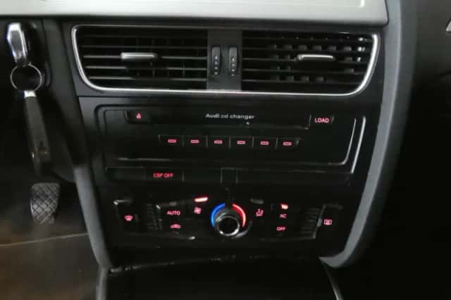 Audi A4 (2009) thumbnail 5
