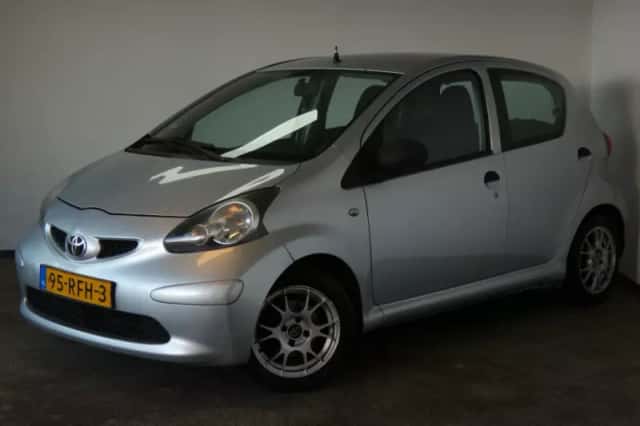 Toyota Aygo (2008) thumbnail 1