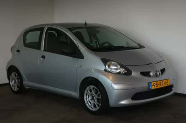Toyota Aygo (2008) thumbnail 2