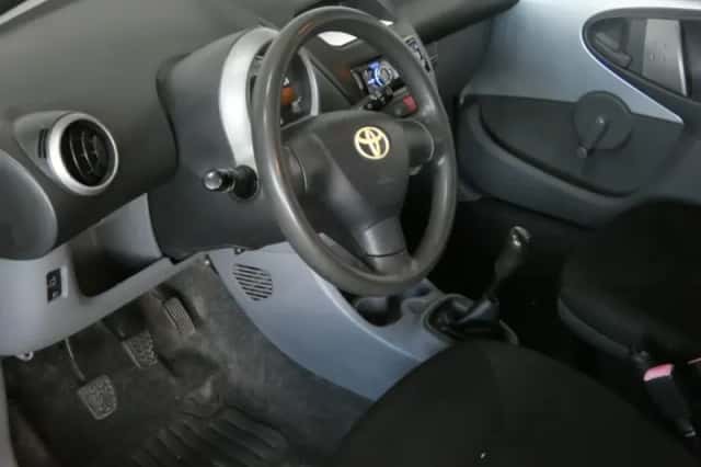 Toyota Aygo (2008) thumbnail 3