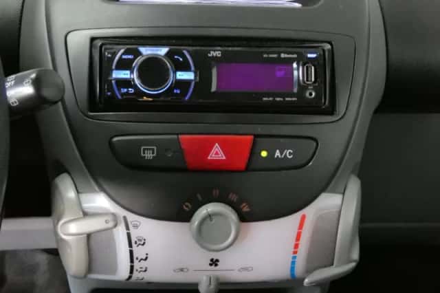 Toyota Aygo (2008) thumbnail 5
