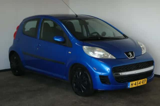 Peugeot 107 (2009) thumbnail 2