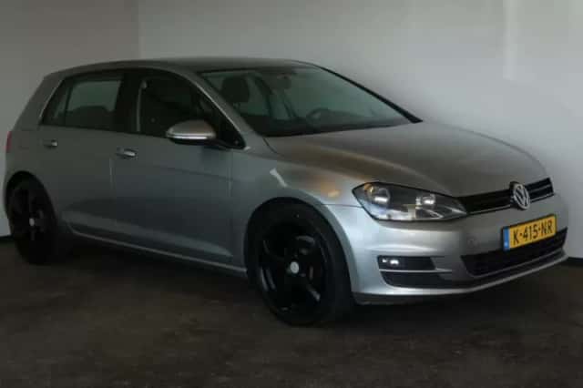Volkswagen Golf (2014) thumbnail 2