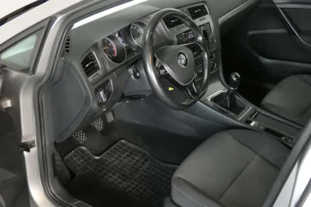 Volkswagen Golf (2014) thumbnail 3