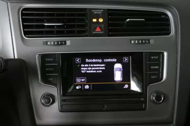 Volkswagen Golf (2014) thumbnail 6