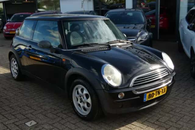 MINI One (2002) thumbnail 2