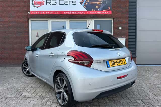 Peugeot 208 (2016) thumbnail 2