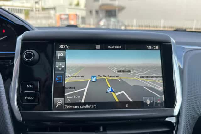 Peugeot 208 (2016) thumbnail 5
