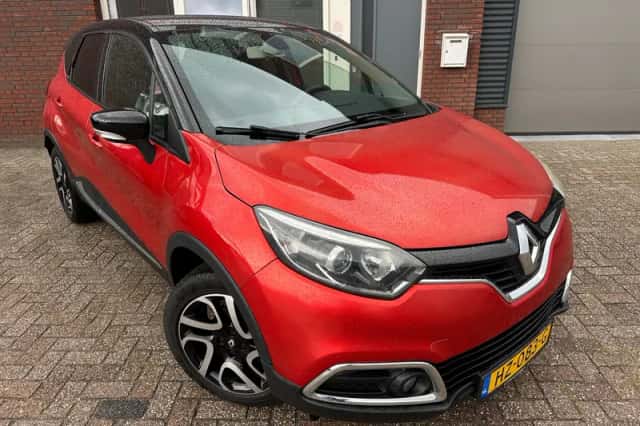 Renault Captur (2016) thumbnail 1
