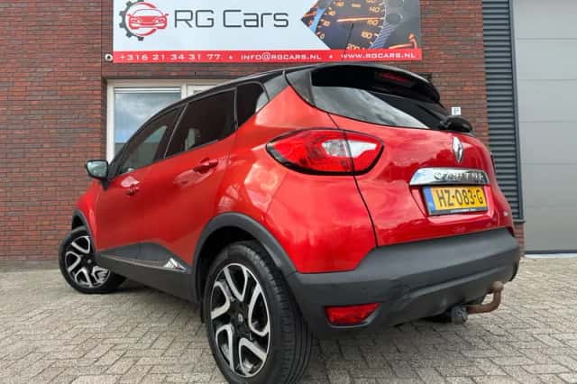 Renault Captur (2016) thumbnail 2