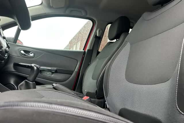 Renault Captur (2016) thumbnail 4