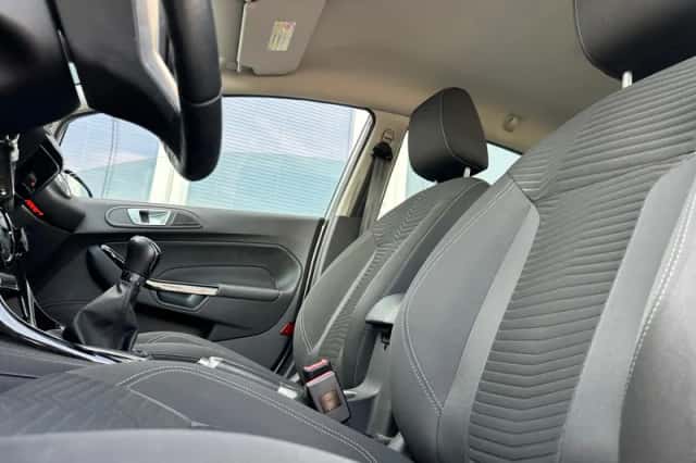 Ford Fiesta (2013) thumbnail 4