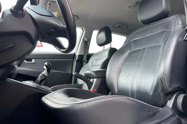 Kia Sportage (2012) thumbnail 4