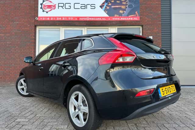 Volvo V40 (2013) thumbnail 2