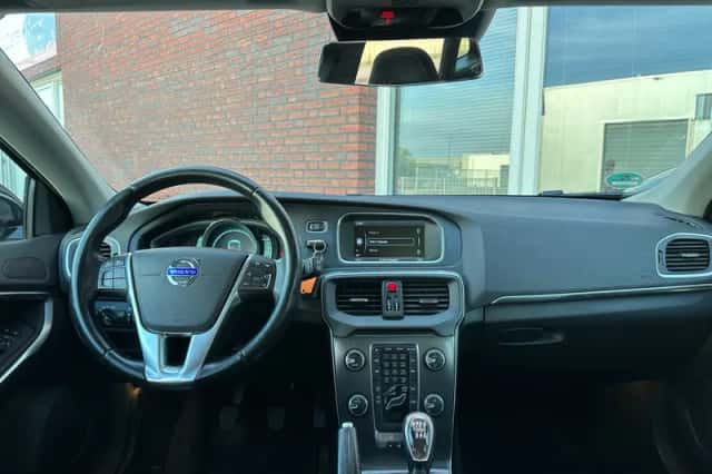 Volvo V40 (2013) thumbnail 3