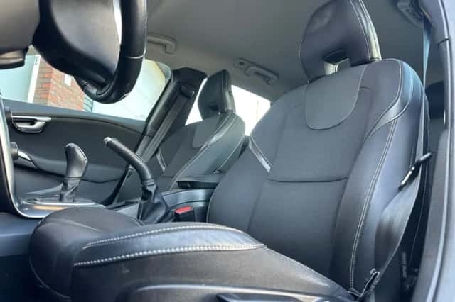 Volvo V40 (2013) thumbnail 4