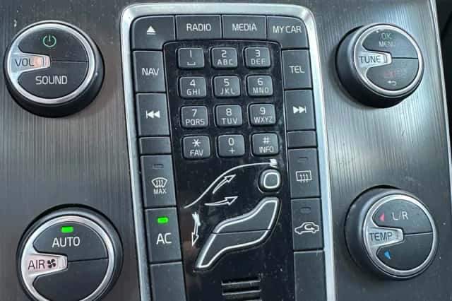 Volvo V40 (2013) thumbnail 6