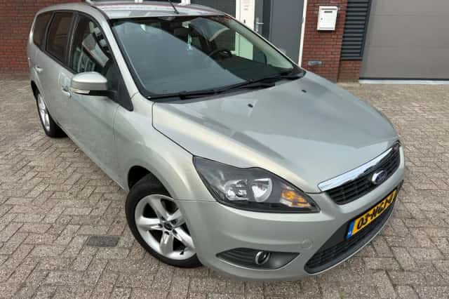 Ford Focus (2010) thumbnail 1
