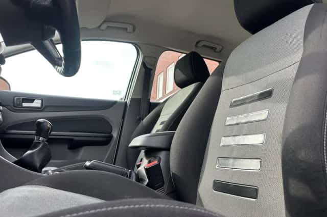 Ford Focus (2010) thumbnail 5