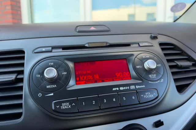 Kia Picanto (2013) thumbnail 5
