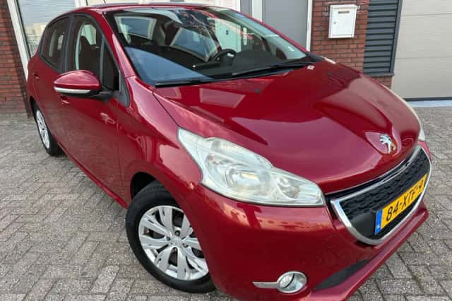 Peugeot 208 (2012) thumbnail 1
