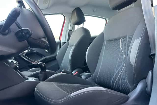 Peugeot 208 (2012) thumbnail 4