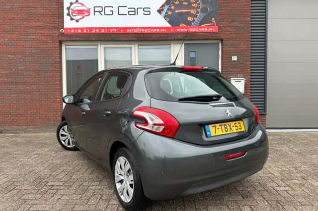 Peugeot 208 (2014) thumbnail 2